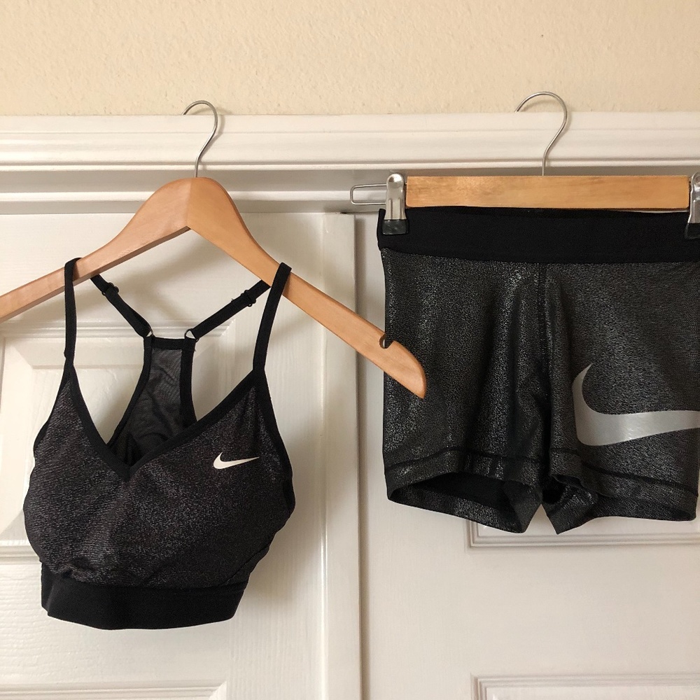 Nike 2 piece workout set sports bra and biker shorts black glitter/shimmer